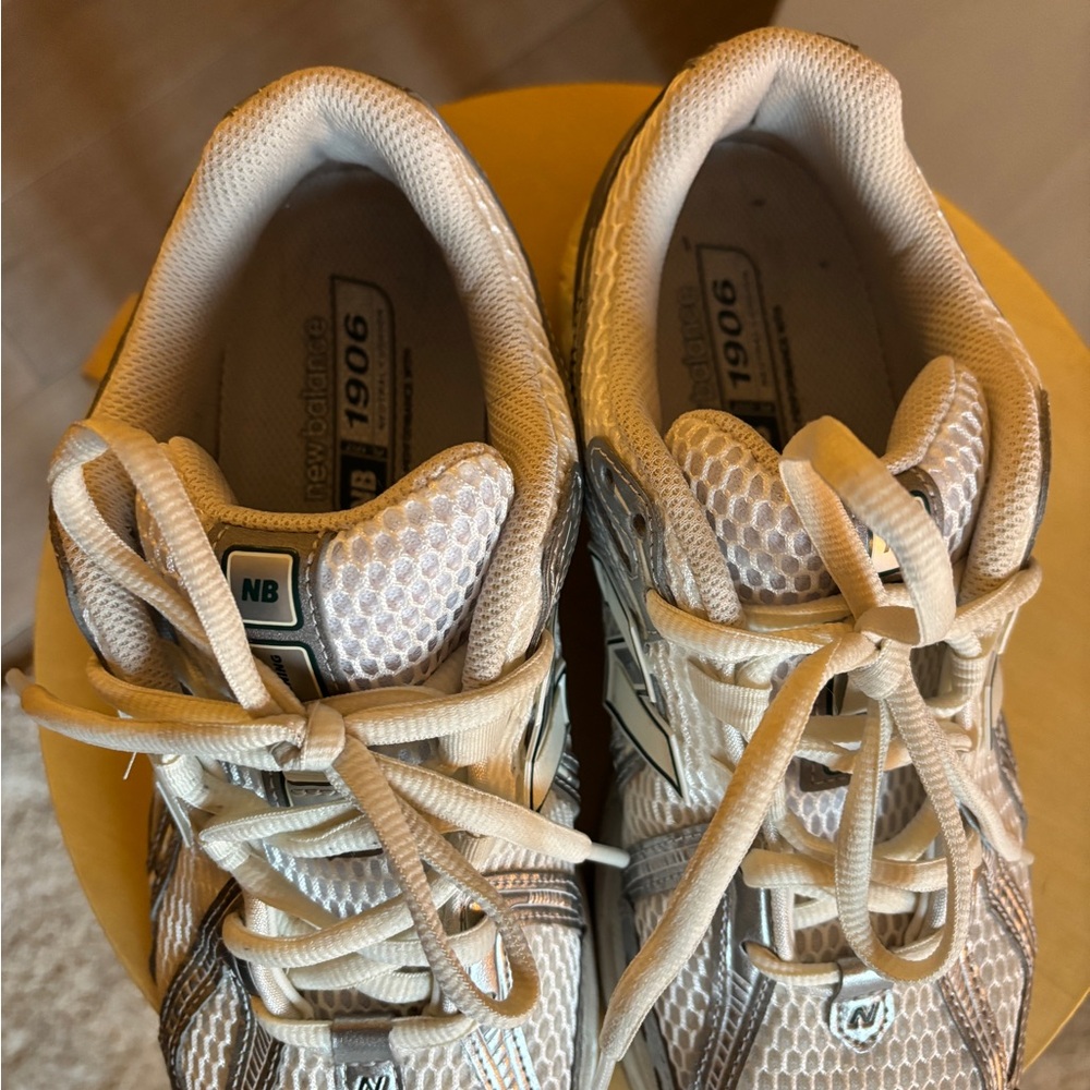 New Balance Men’s White & Silver 1906R Sneakers - Picture 6 of 6